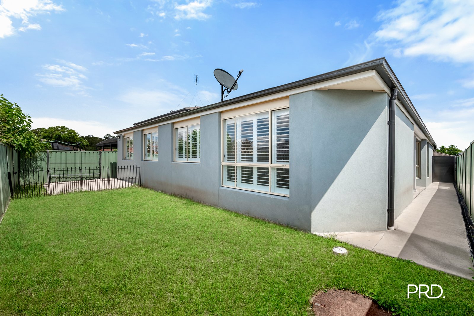 44 Monarch Circuit GLENMORE PARK 12
