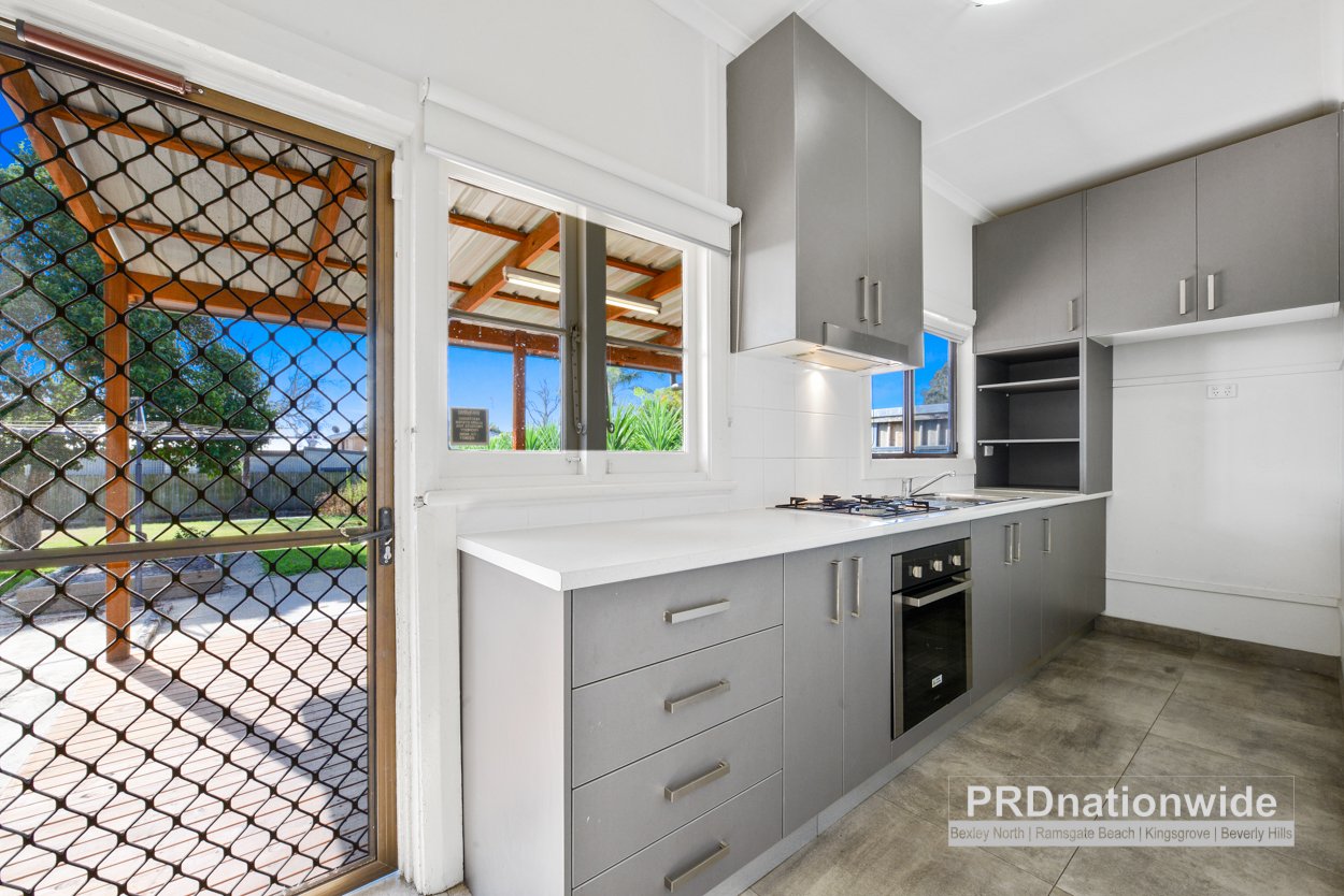 44 Moore Street HURSTVILLE 2