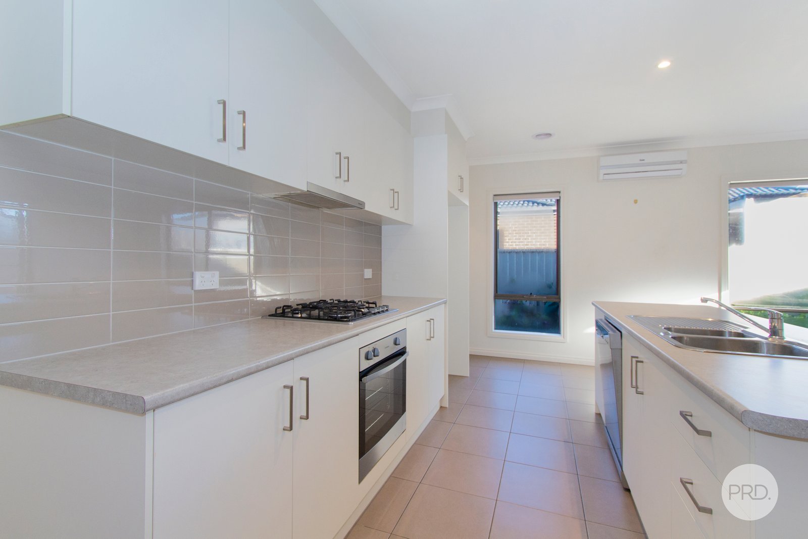 4/4 Morgan Street SEBASTOPOL 2