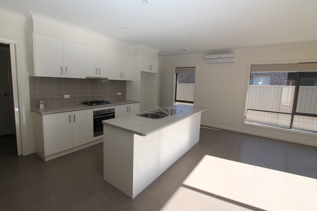 4/4 Morgan Street SEBASTOPOL 3