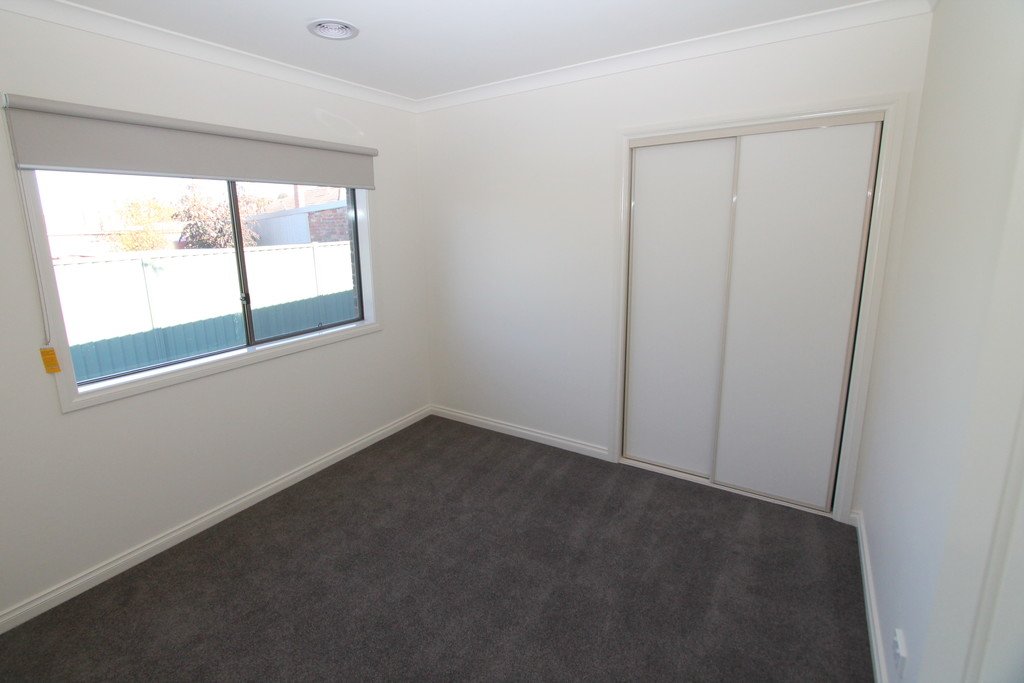 4/4 Morgan Street SEBASTOPOL 7