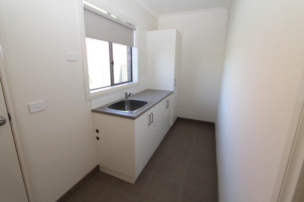 4/4 Morgan Street SEBASTOPOL 8