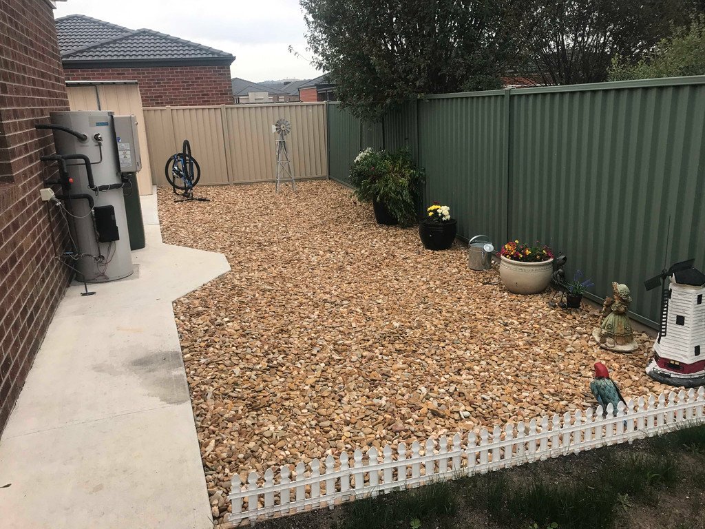 4/4 Morgan Street SEBASTOPOL 9