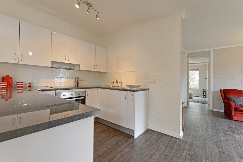 4/4 Onslow Place MOUNT NELSON 4