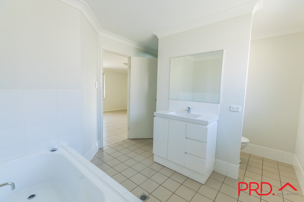 44 Orley Drive TAMWORTH 6