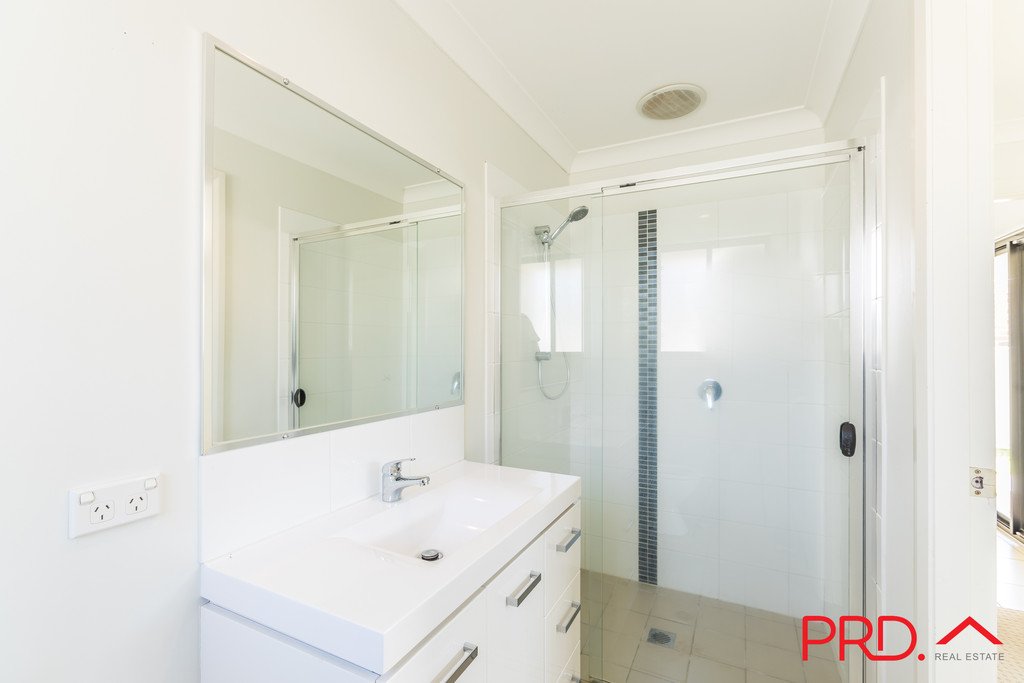 44 Orley Drive TAMWORTH 12