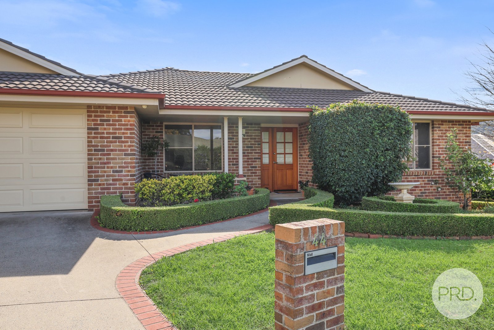 44 Peregrine Avenue TAMWORTH 3