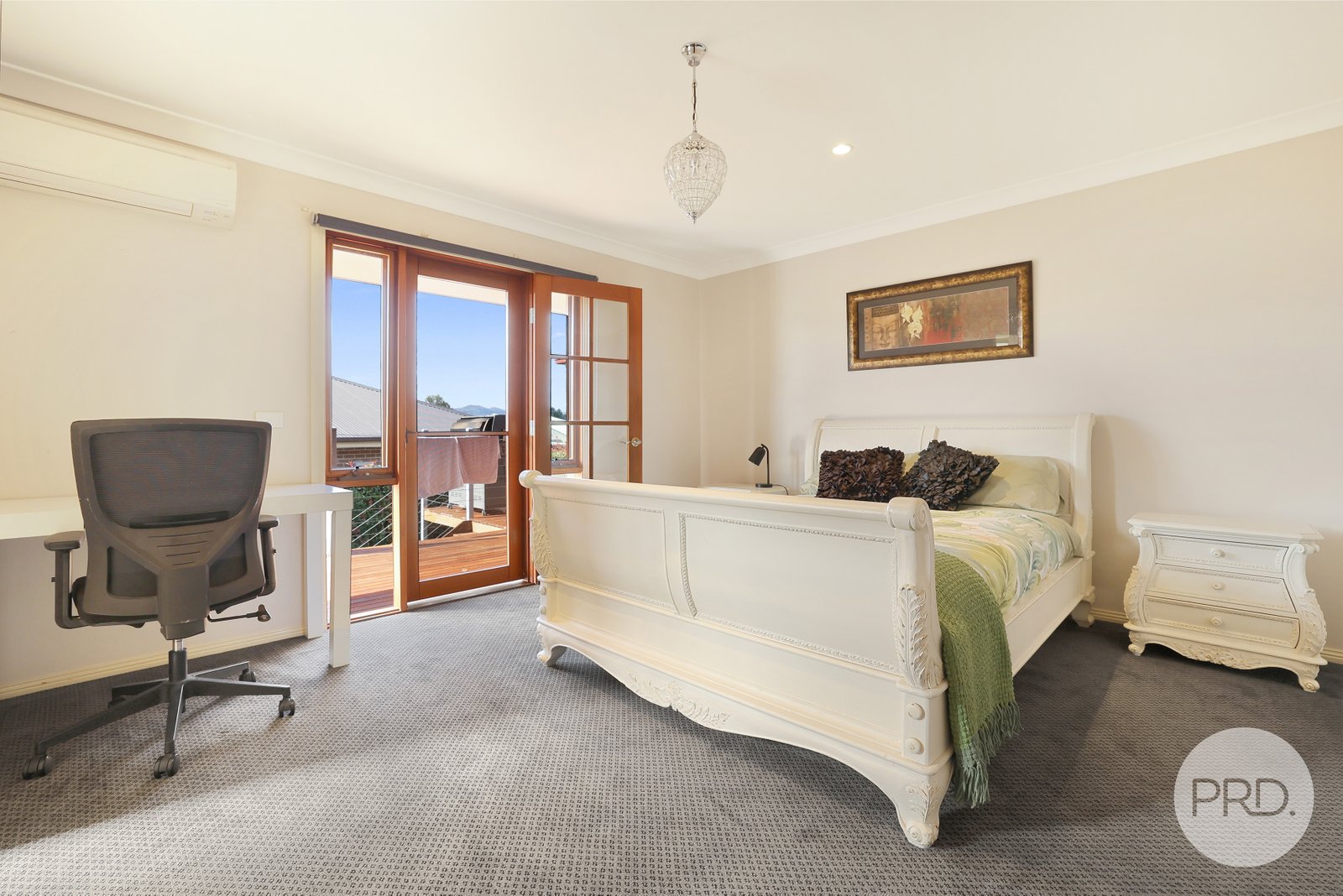 44 Peregrine Avenue TAMWORTH 10