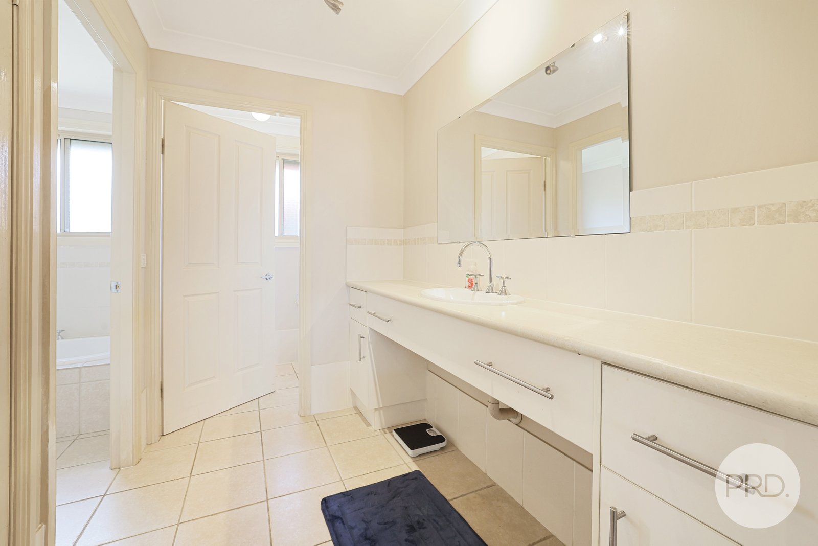 44 Peregrine Avenue TAMWORTH 14