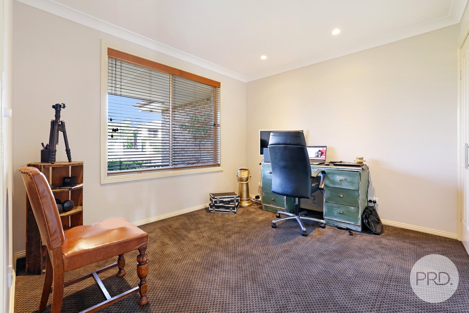 44 Peregrine Avenue TAMWORTH 16