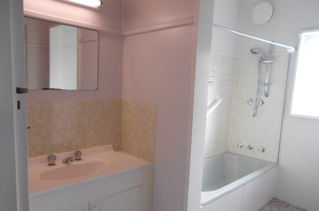 44 Pioneer Street BATLOW 9