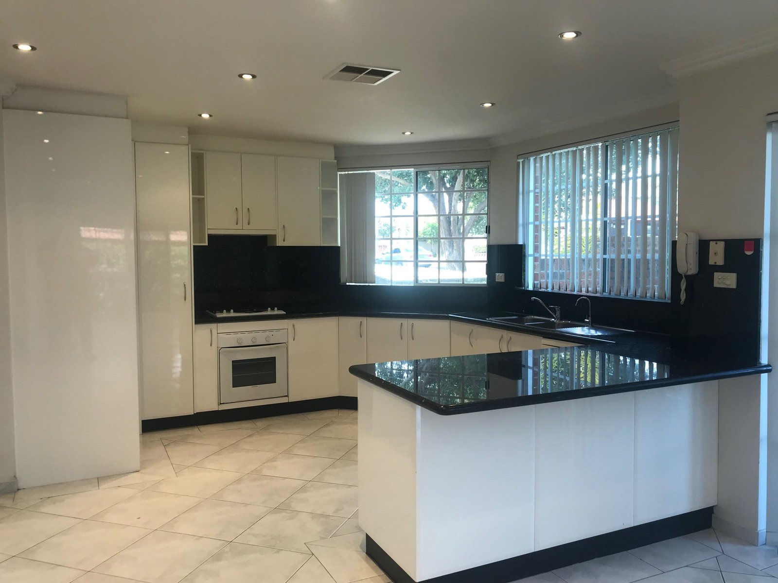 44 Roberts Avenue MORTDALE 1