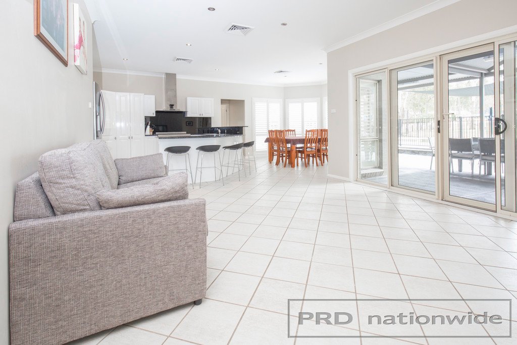 44 Rosebank Dr  WALLALONG 18