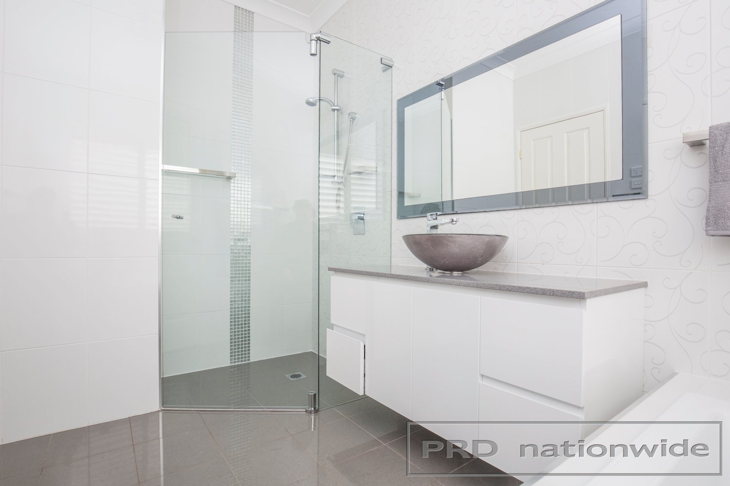 44 Rosebank Dr  WALLALONG 25