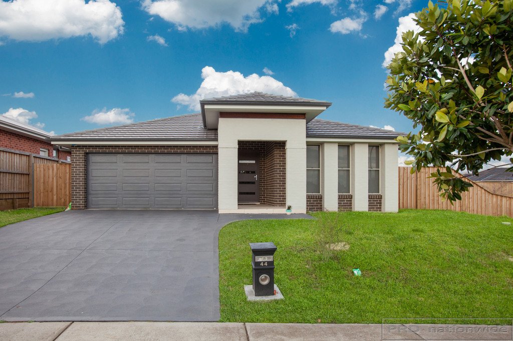 44 Sandpiper Circuit ABERGLASSLYN 1