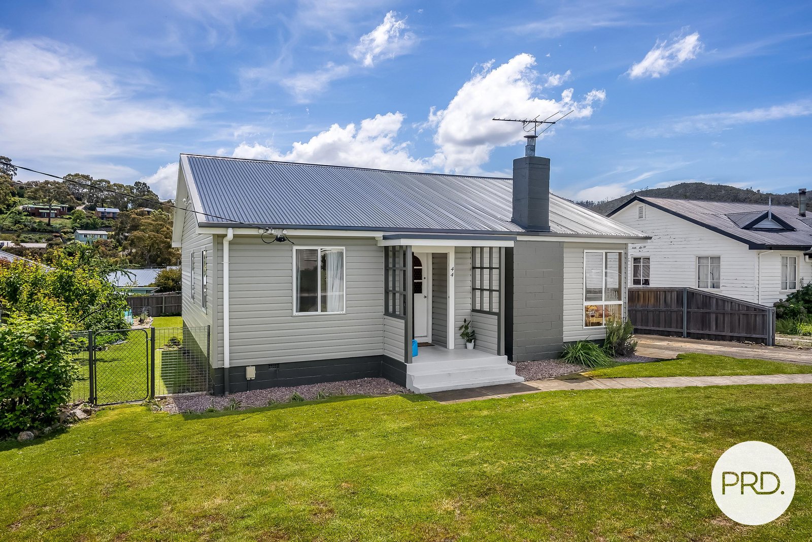 44 Schouten Street WARRANE 2