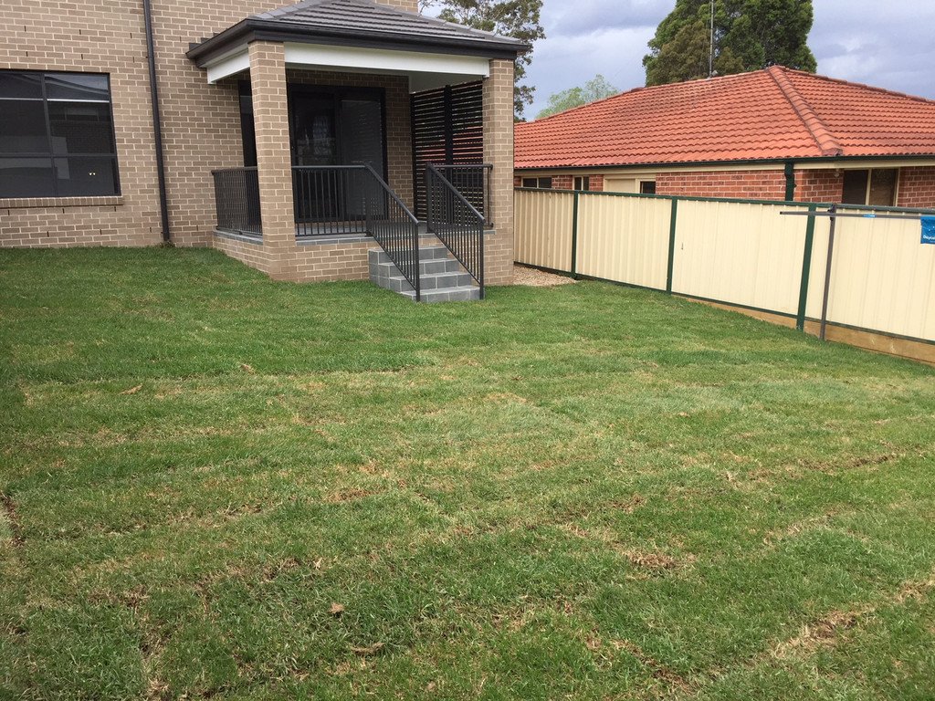 44 The Lakes Drive GLENMORE PARK 16