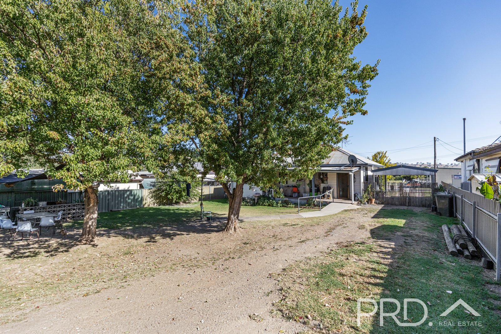 44 Vyner Street TUMUT 13