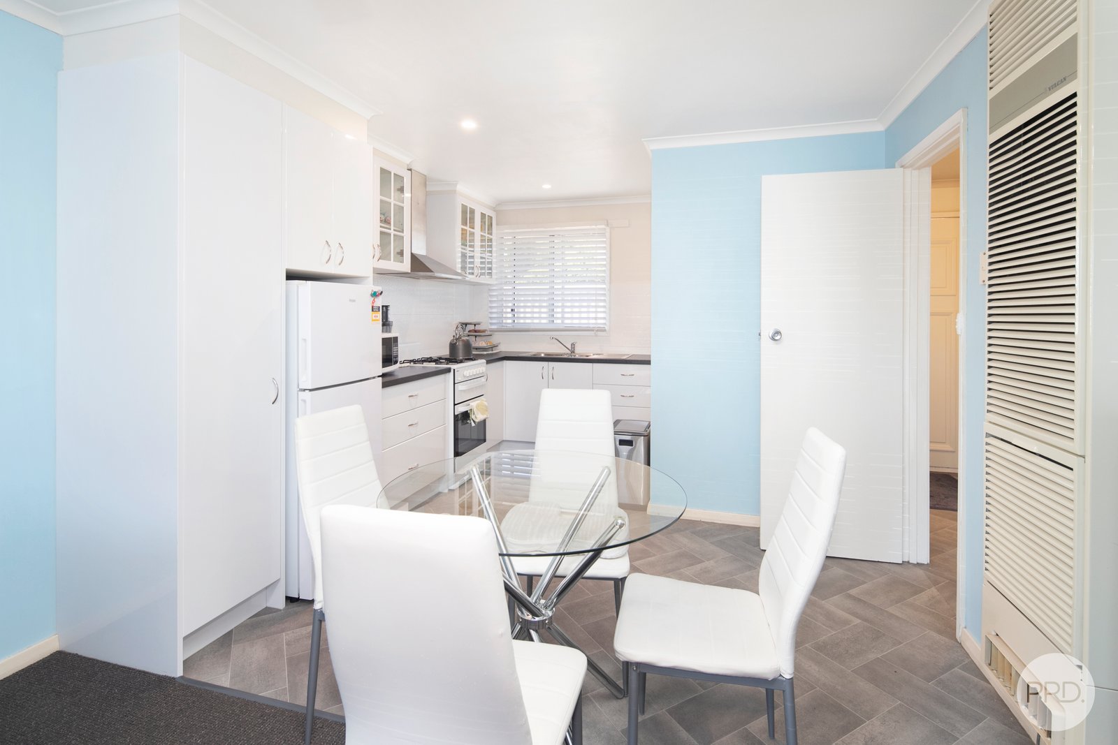 4/4 Warratta Avenue DELACOMBE 2