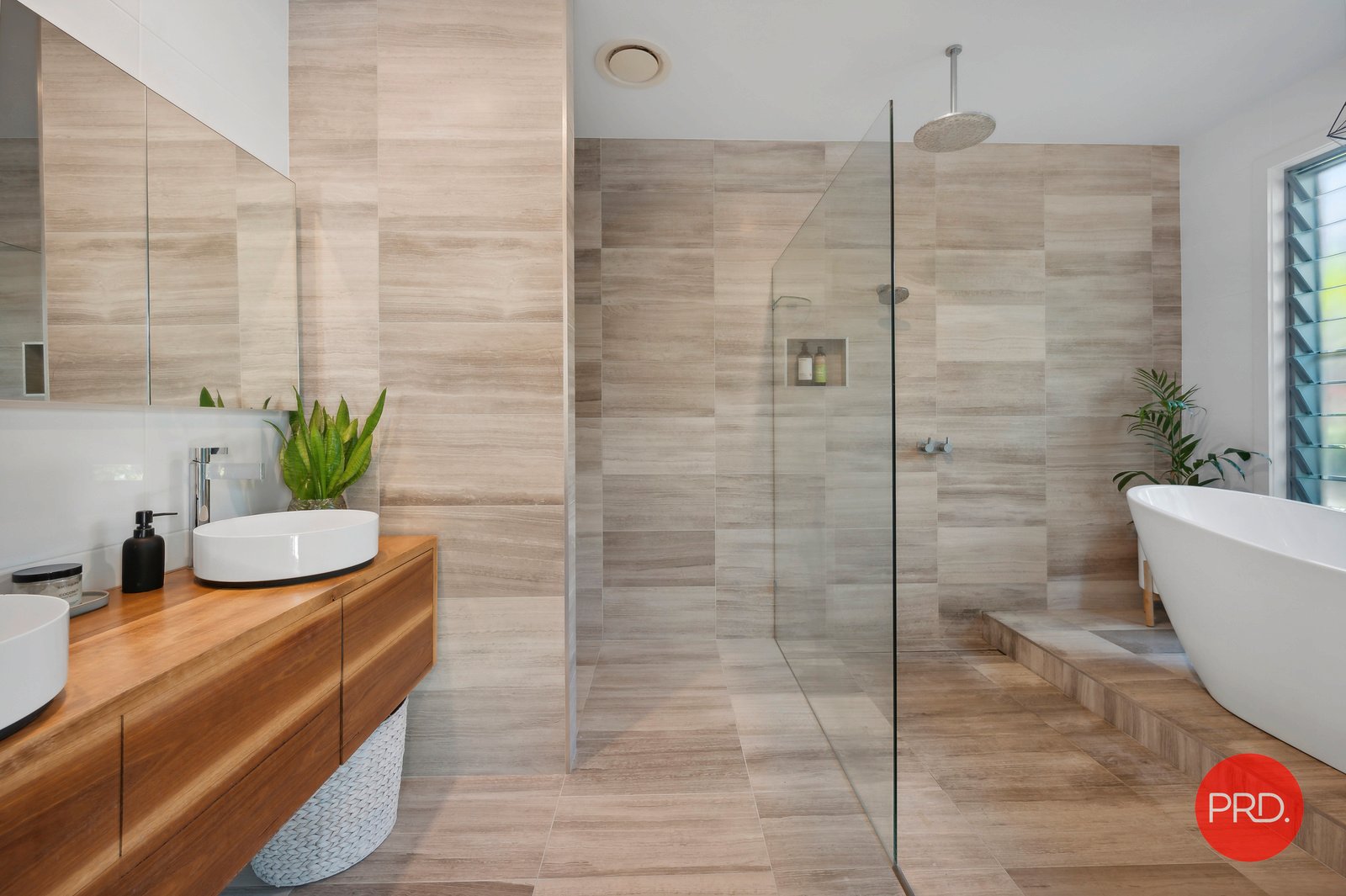 44 Watergum Close SAPPHIRE BEACH 18