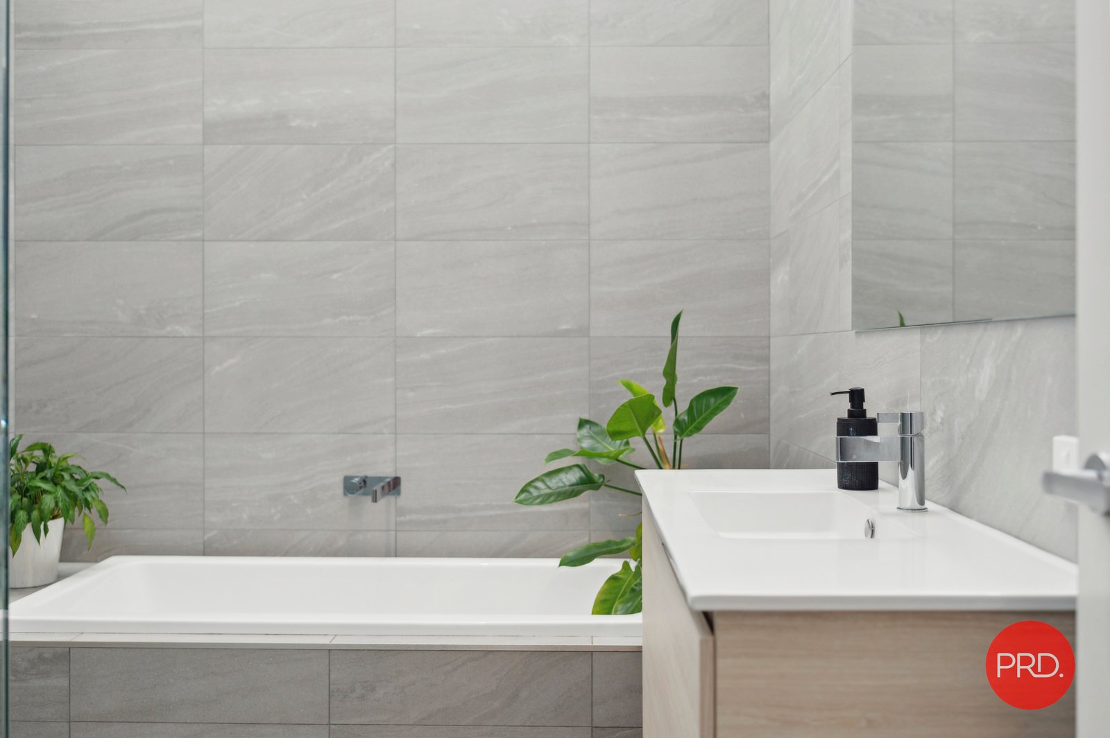 44 Watergum Close SAPPHIRE BEACH 27