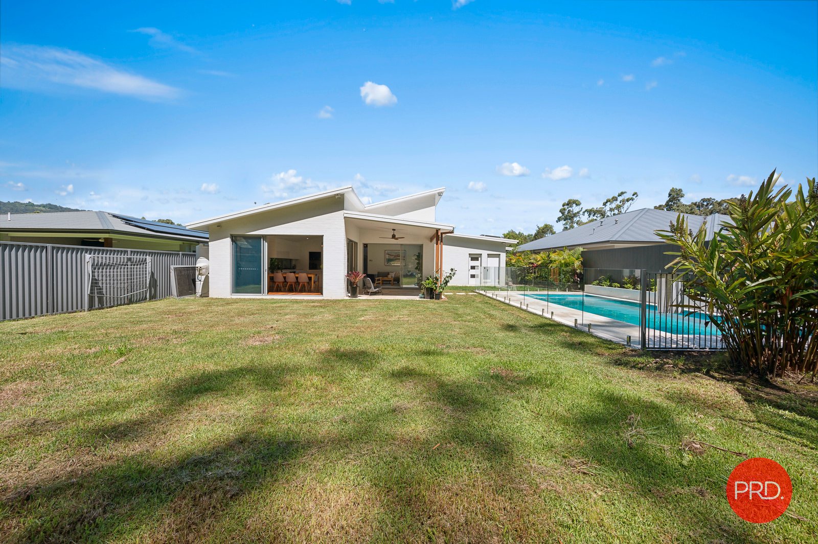 44 Watergum Close SAPPHIRE BEACH 33