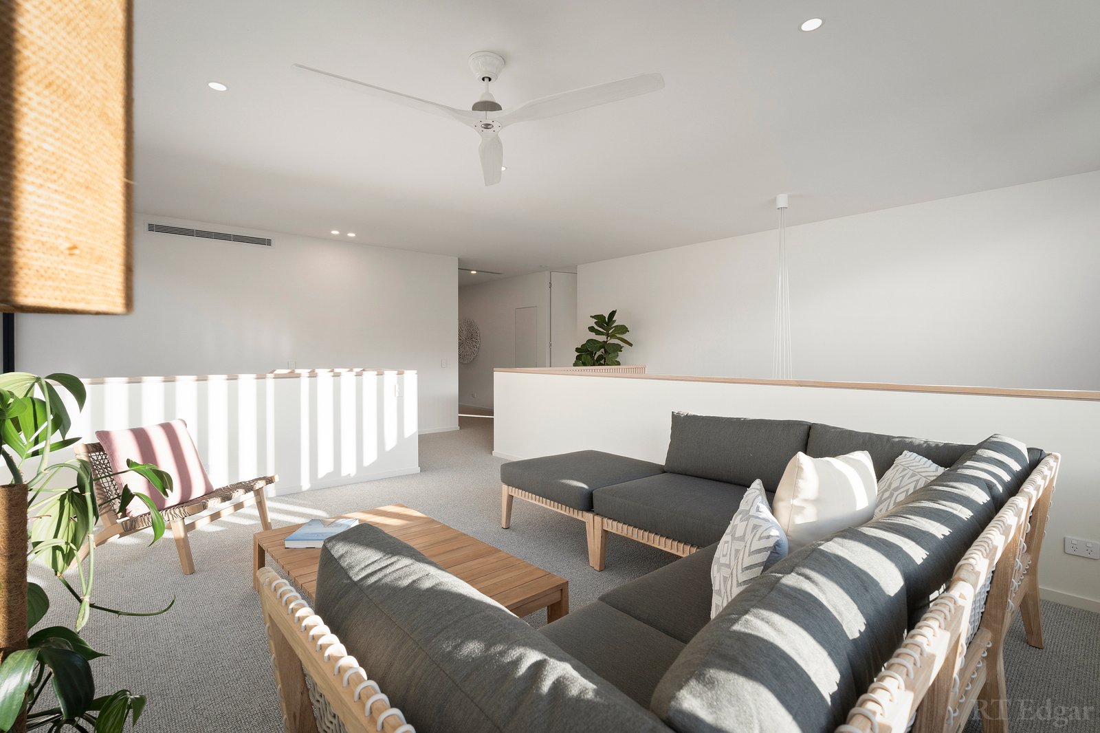 Real Estate and Property in 44 Wattle Grove, Portsea, VIC