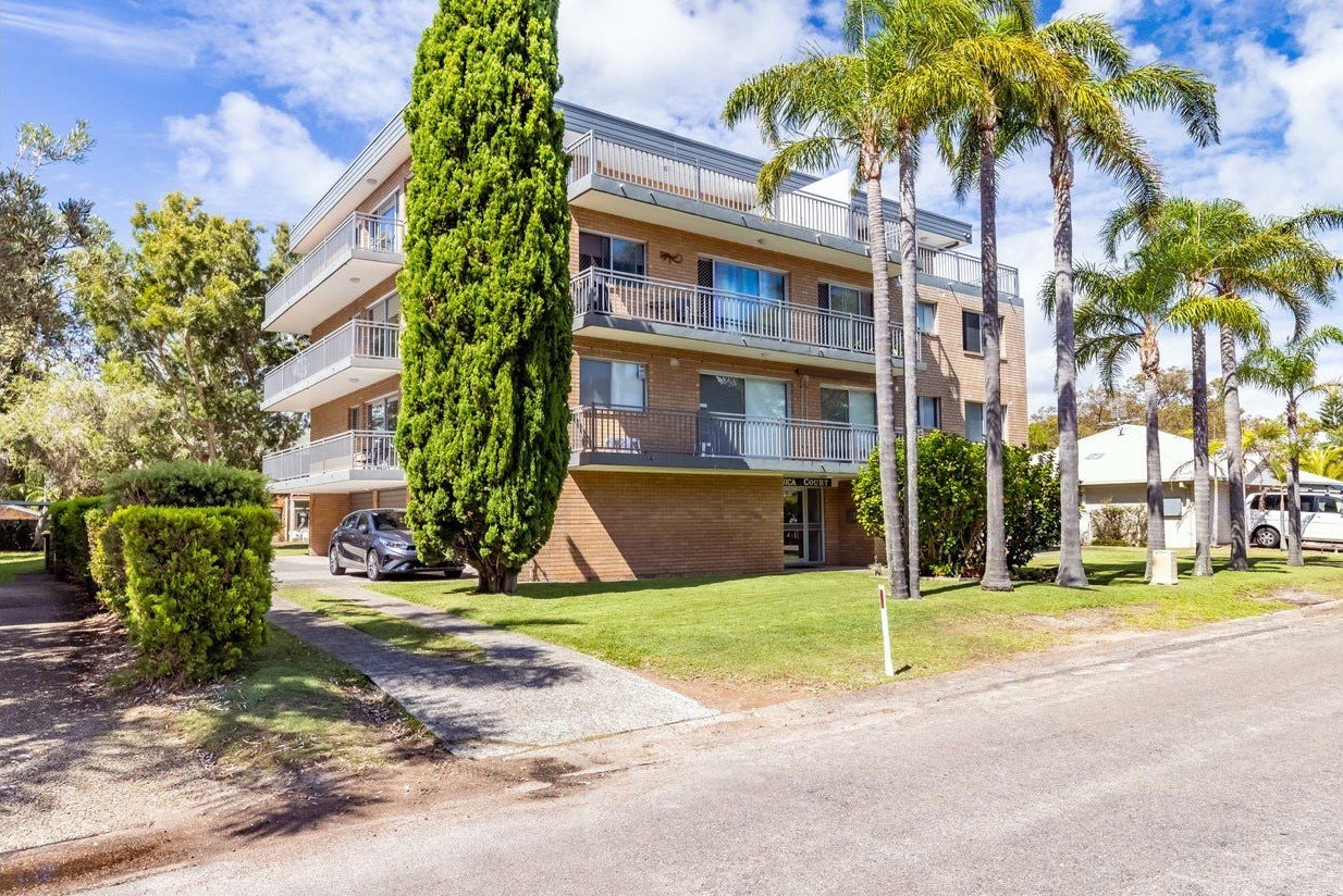4/4 Weatherly Close NELSON BAY 1