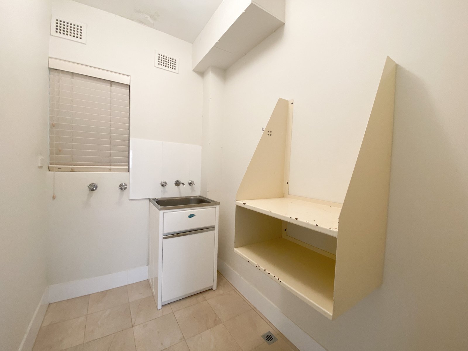 4/4 Weatherly Close NELSON BAY 16