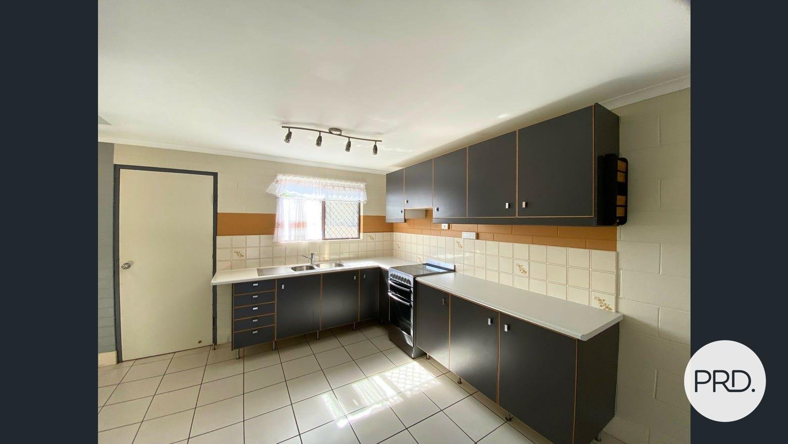 4/4 Wyndham Avenue BOYNE ISLAND 3