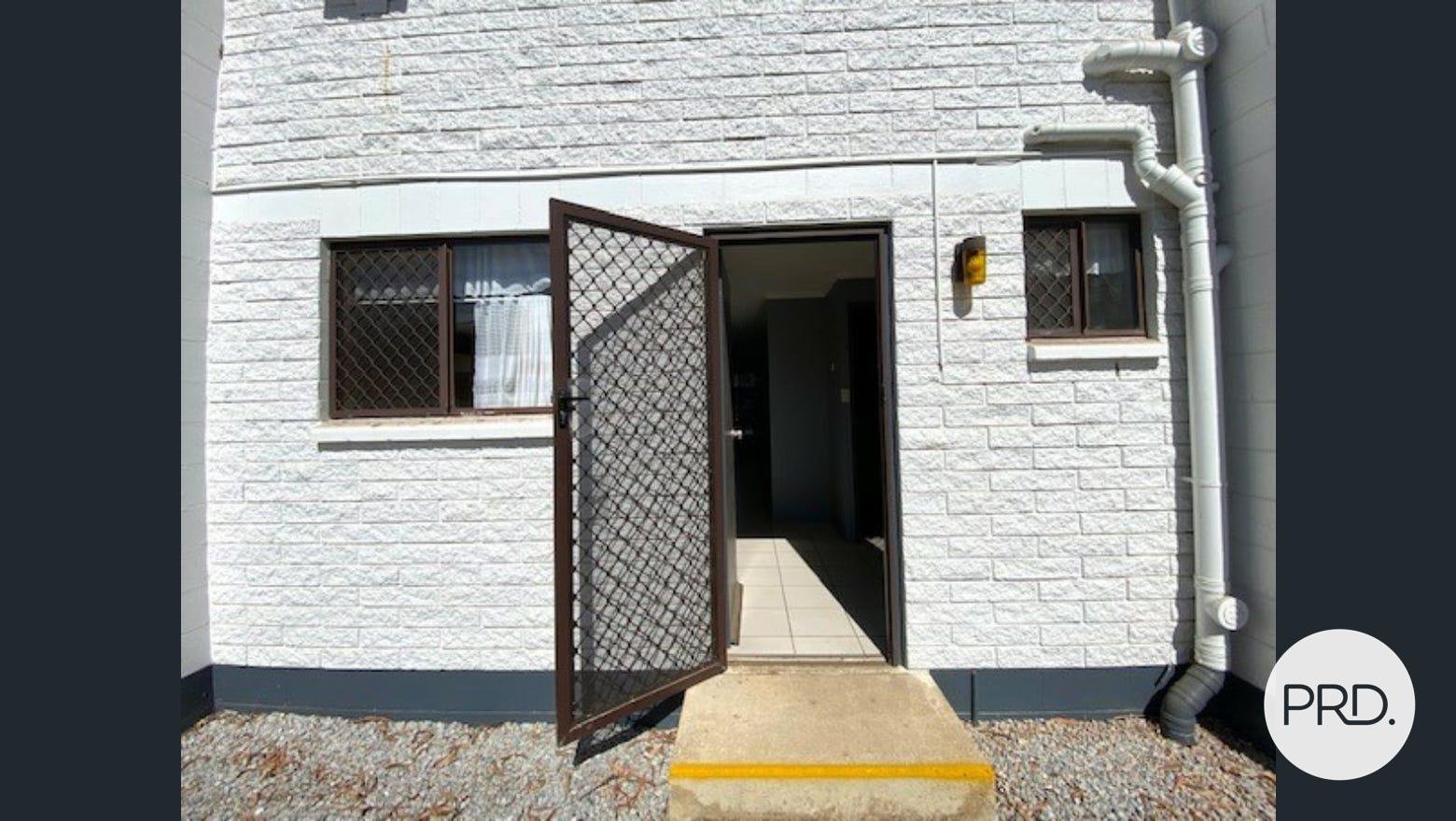 4/4 Wyndham Avenue BOYNE ISLAND 10