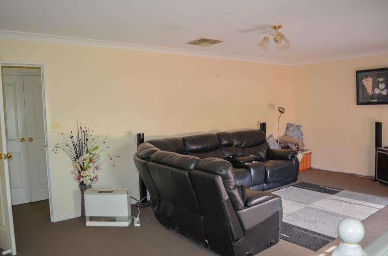 44 Yentoo Drive GLENFIELD PARK 5