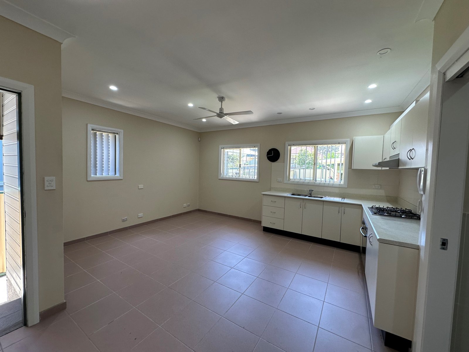 4/40 Dennis Street LAKEMBA 2