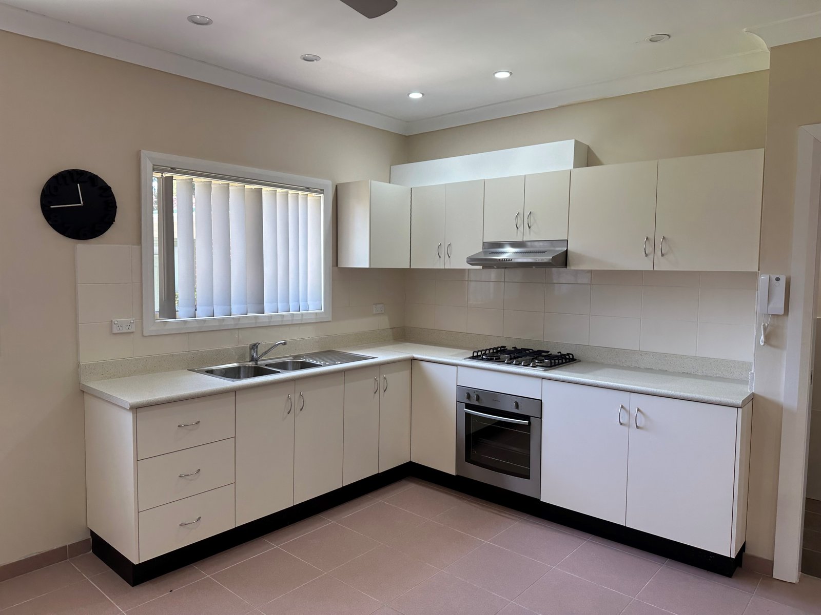 4/40 Dennis Street LAKEMBA 4