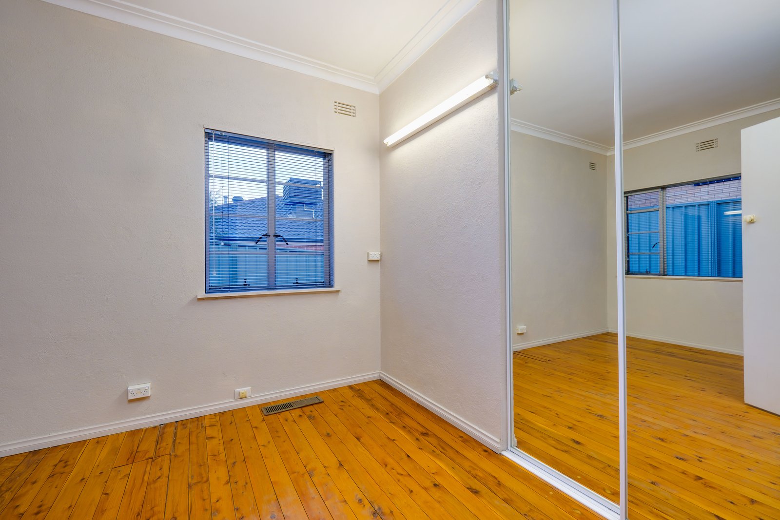 440 Schubach Street EAST ALBURY 8