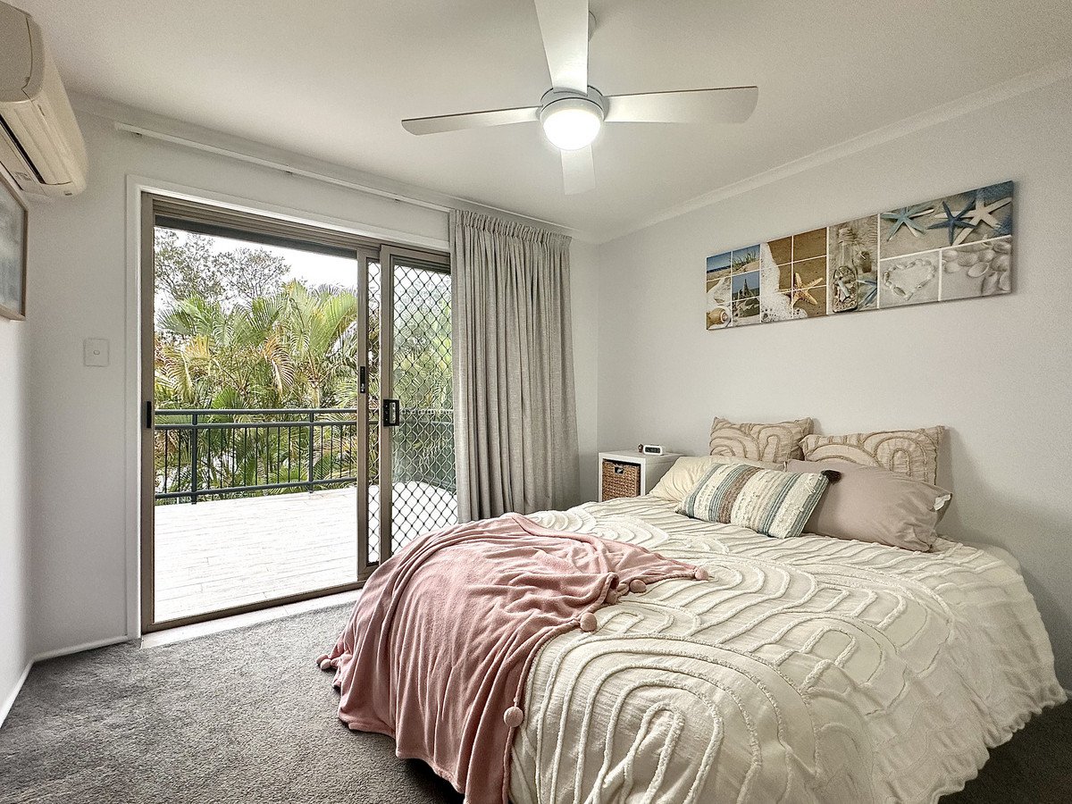4/40 Sunbird Street Burleigh Waters 4