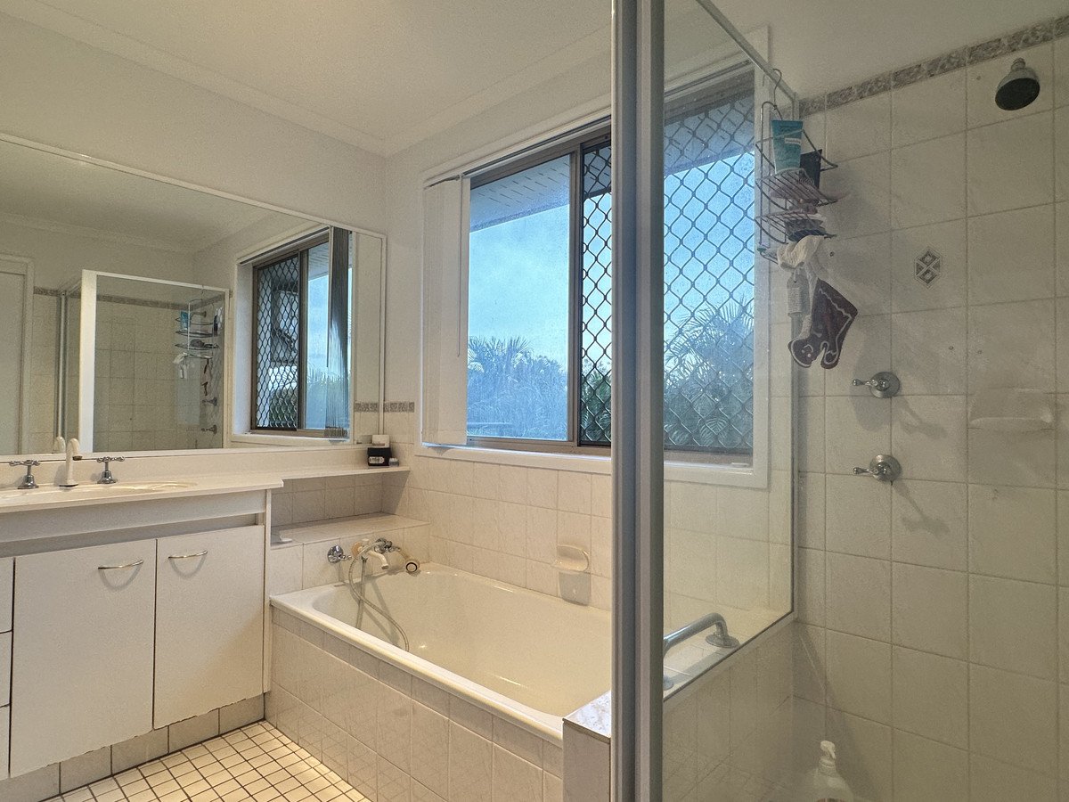 4/40 Sunbird Street Burleigh Waters 9