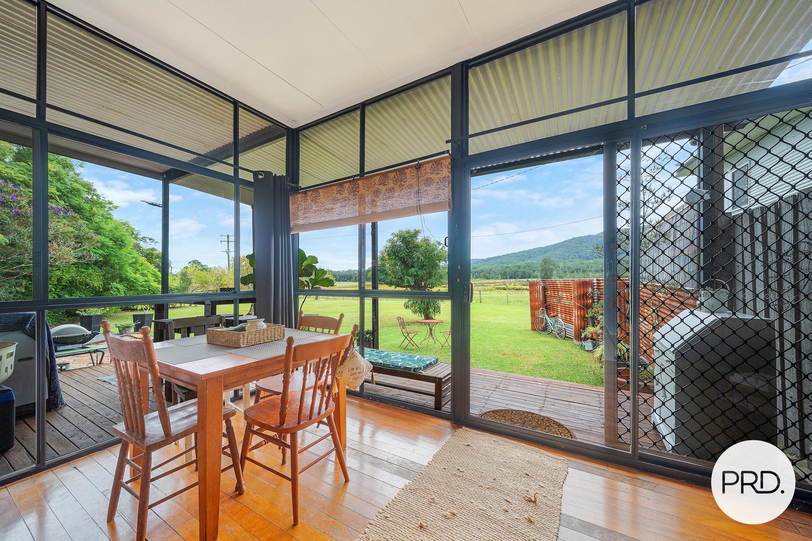 4400 Pacific Highway ROSSGLEN 19