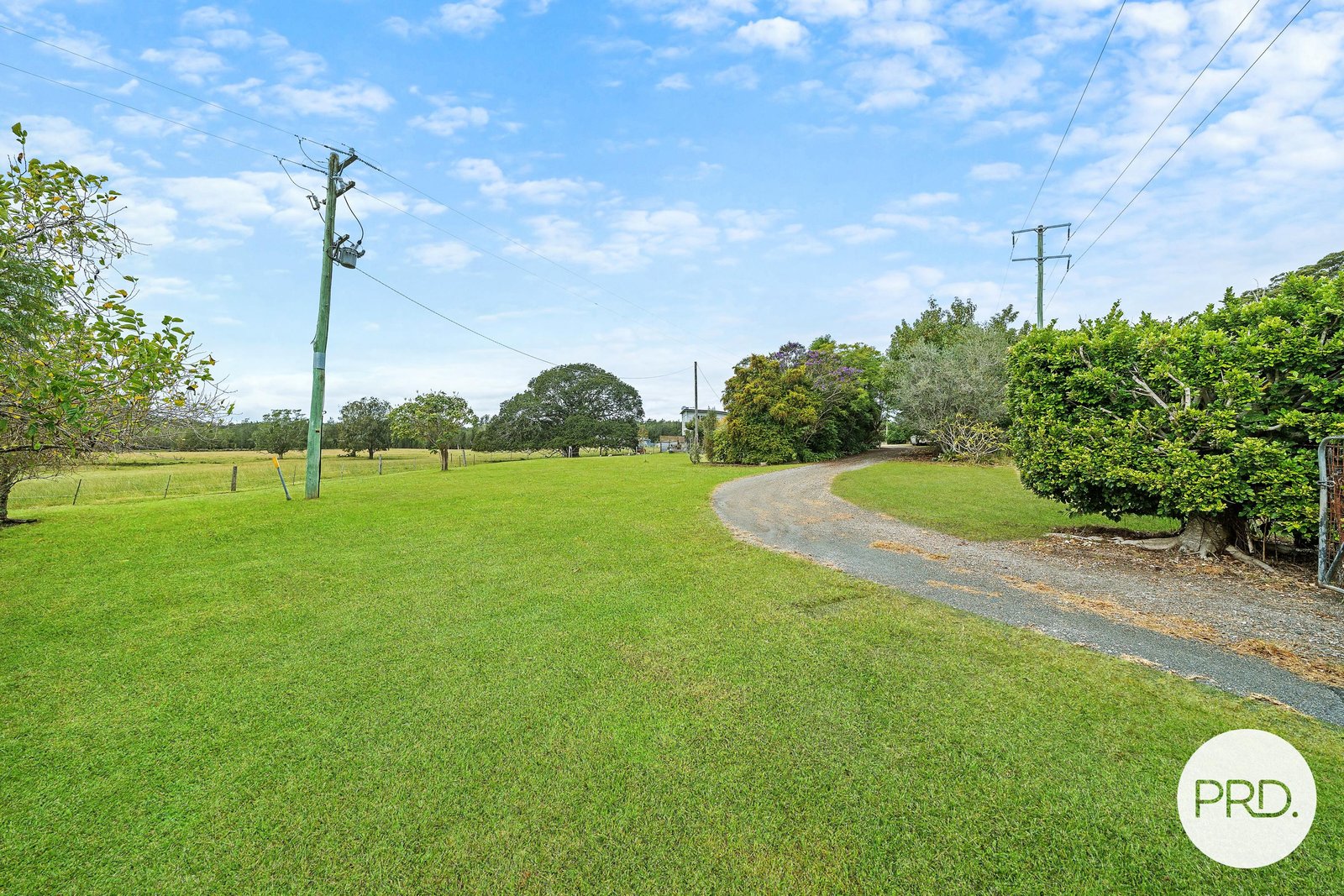 4400 Pacific Highway ROSSGLEN 24