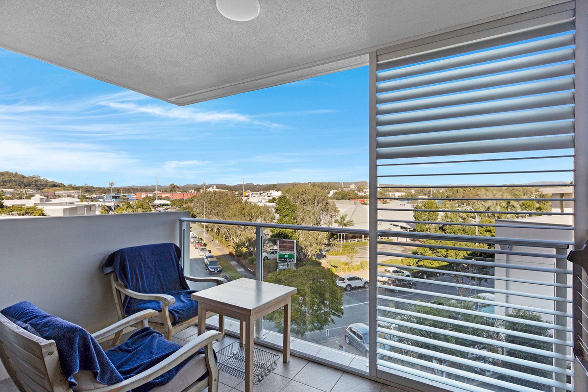 4405/12 Executive Drive Burleigh Waters 3