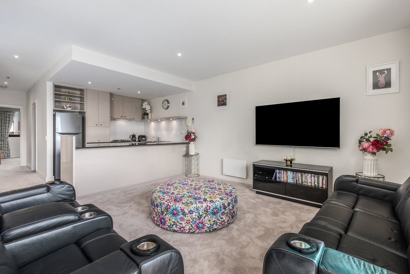 Gallery: 4408/4 Yarra Street