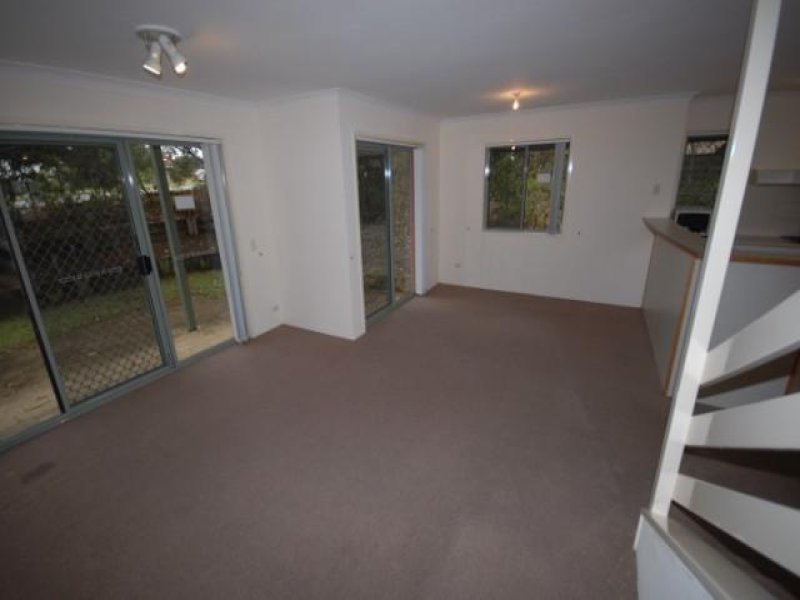 44/1 University Drive ROBINA 5