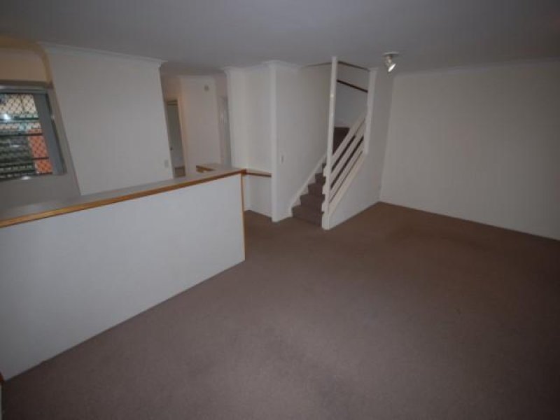 44/1 University Drive ROBINA 3