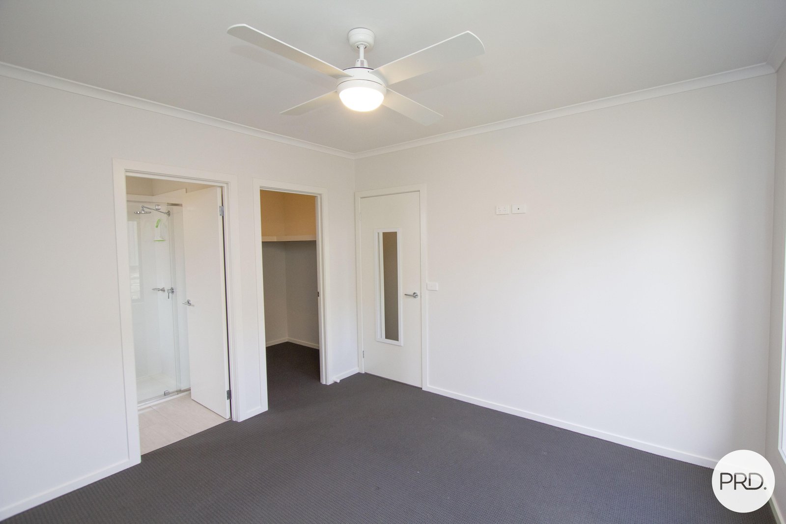4/411 Peel Street North BLACK HILL 4