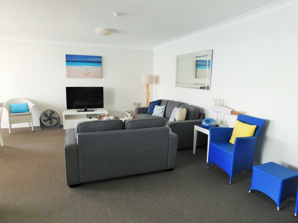 44/114 The Esplanade "Southern Cross"  BURLEIGH HEADS 3