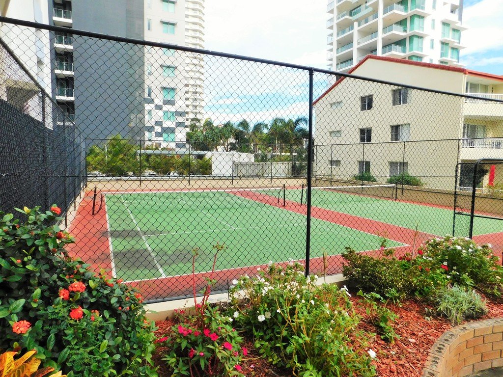 44/114 The Esplanade "Southern Cross"  BURLEIGH HEADS 13