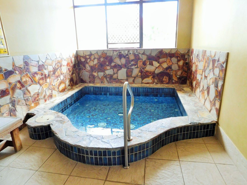 44/114 The Esplanade "Southern Cross"  BURLEIGH HEADS 14