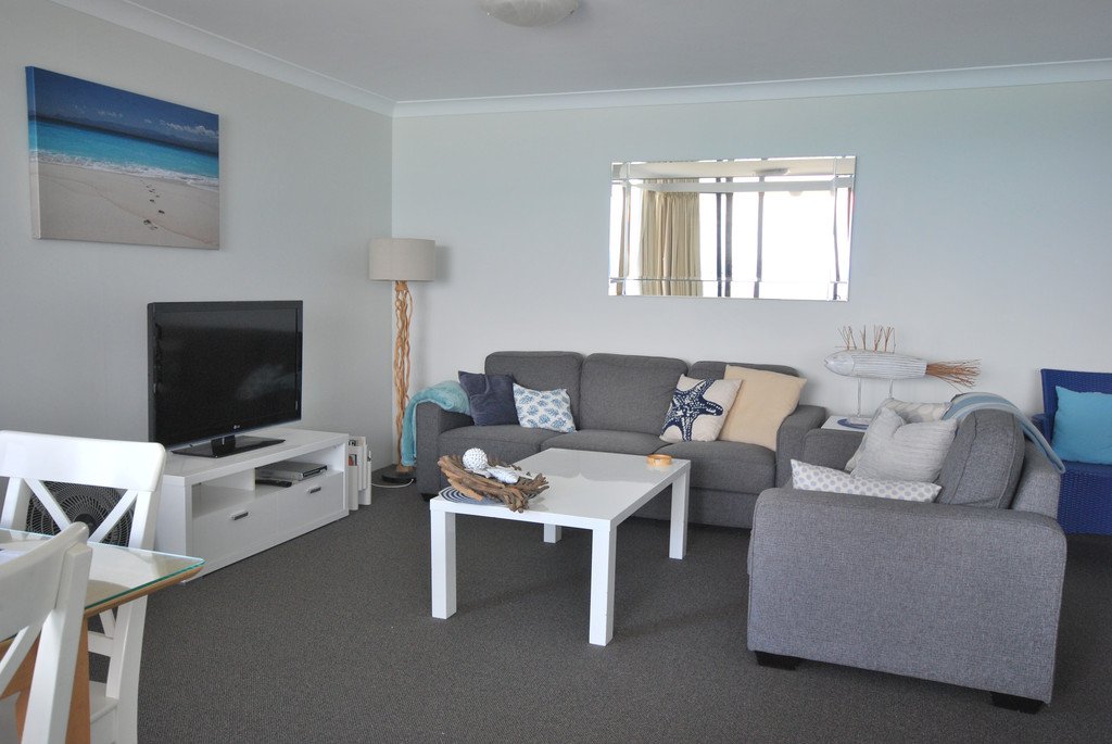44/114 The Esplanade "Southern Cross" BURLEIGH HEADS 4