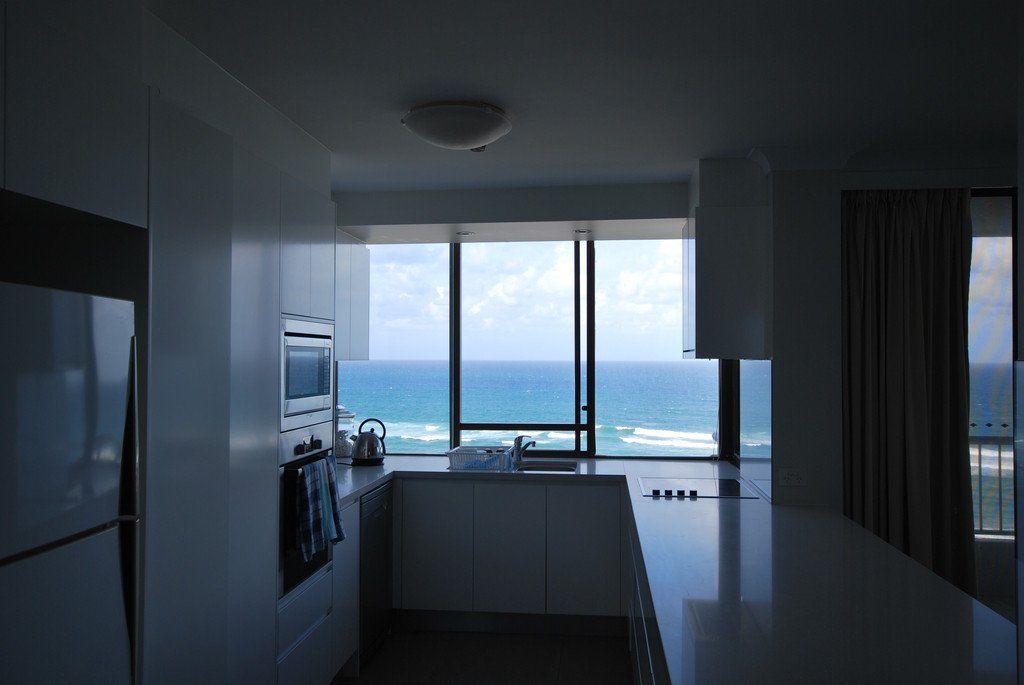 44/114 The Esplanade "Southern Cross" BURLEIGH HEADS 6