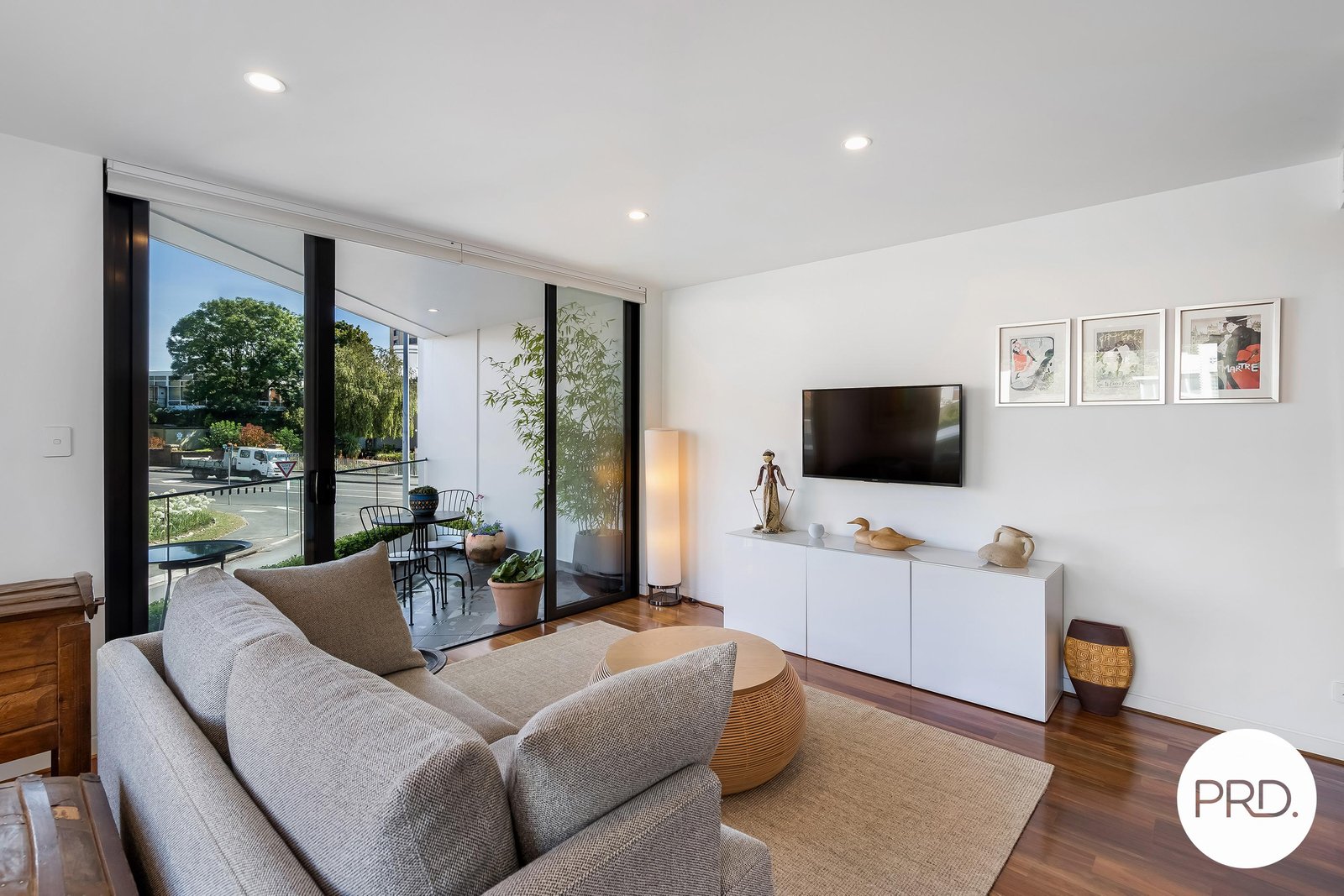 4/417 Sandy Bay Road SANDY BAY 13